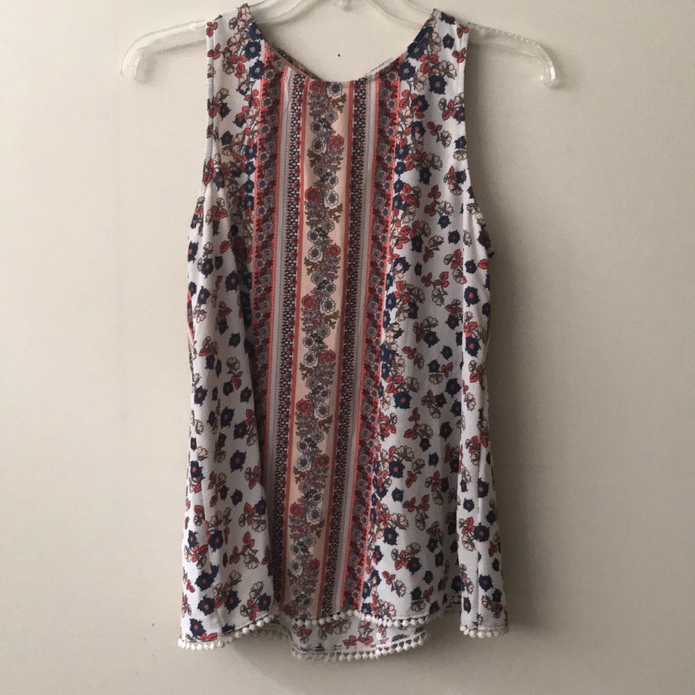 🌸NWOT Floral Sleeveless Top🌸